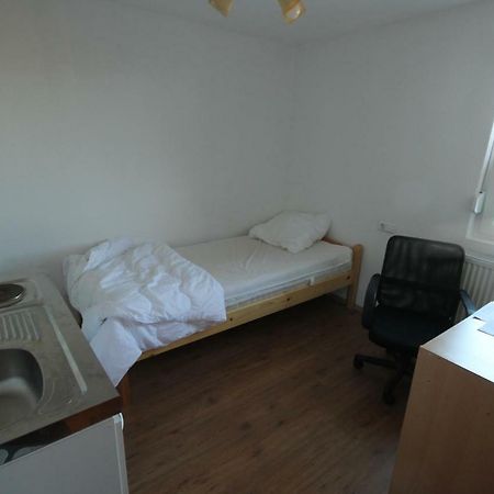Biberach-Riss-Zimmer-Frei, Einzel-Zimmer Bad Kueche Birkenhard Exterior foto