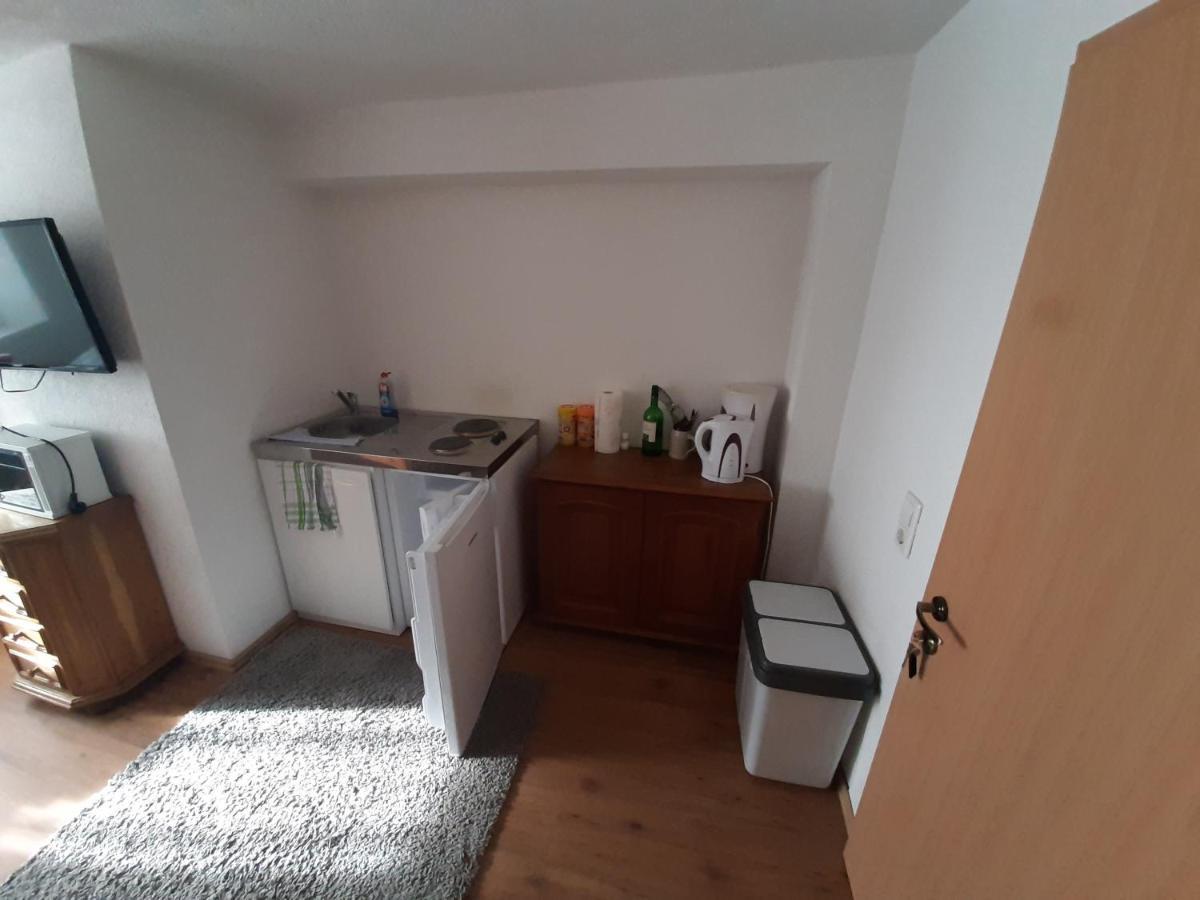 Biberach-Riss-Zimmer-Frei, Einzel-Zimmer Bad Kueche Birkenhard Exterior foto