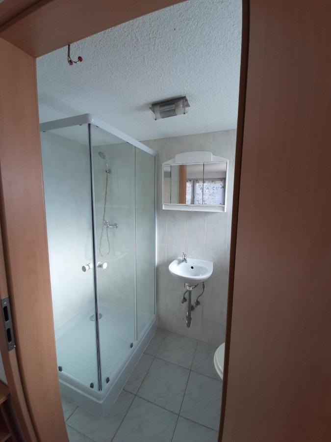 Biberach-Riss-Zimmer-Frei, Einzel-Zimmer Bad Kueche Birkenhard Exterior foto