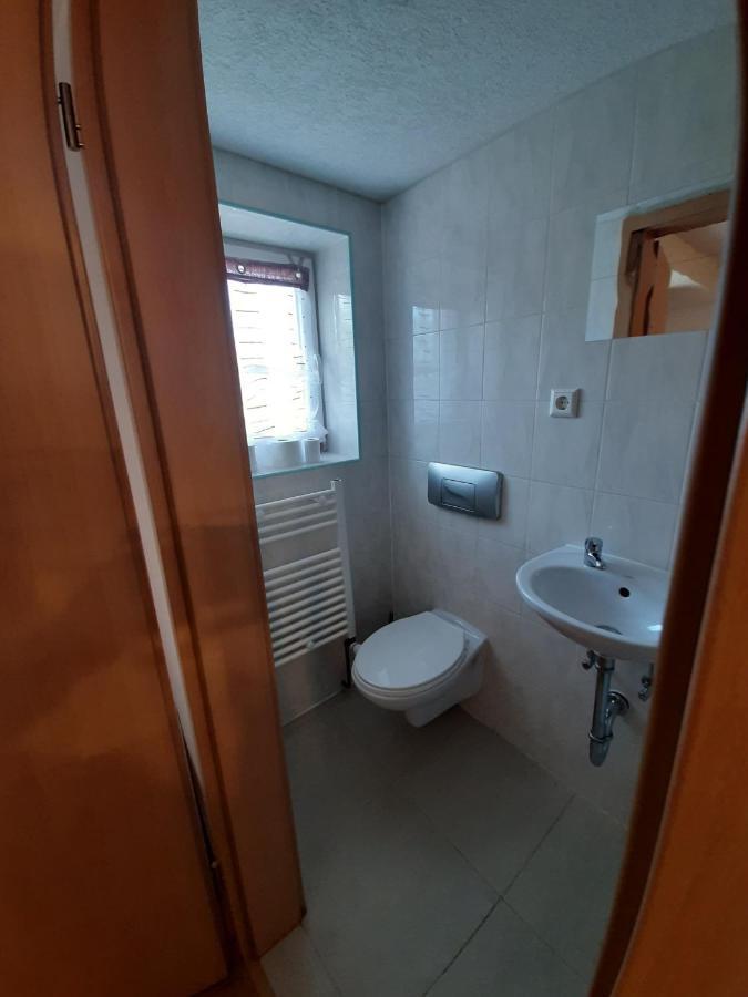Biberach-Riss-Zimmer-Frei, Einzel-Zimmer Bad Kueche Birkenhard Exterior foto