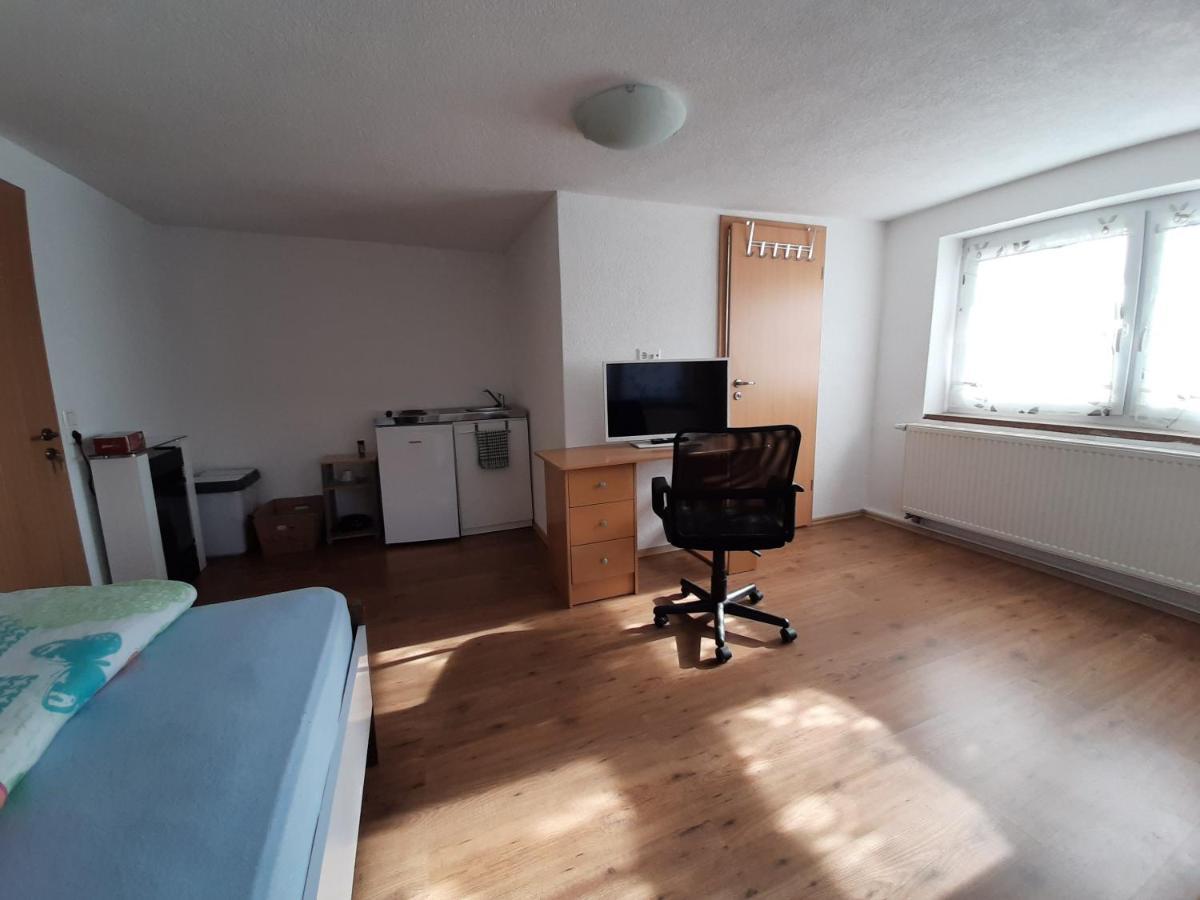 Biberach-Riss-Zimmer-Frei, Einzel-Zimmer Bad Kueche Birkenhard Exterior foto