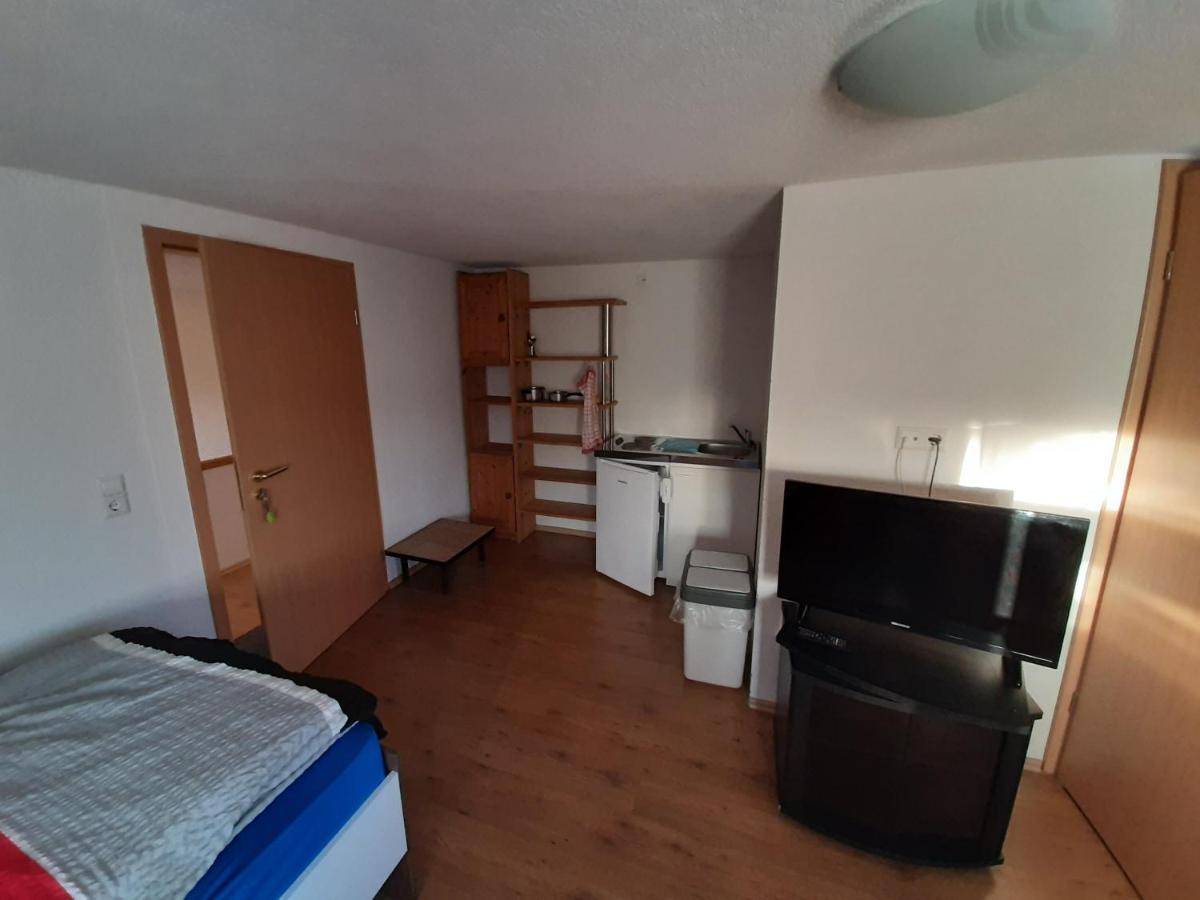 Biberach-Riss-Zimmer-Frei, Einzel-Zimmer Bad Kueche Birkenhard Exterior foto