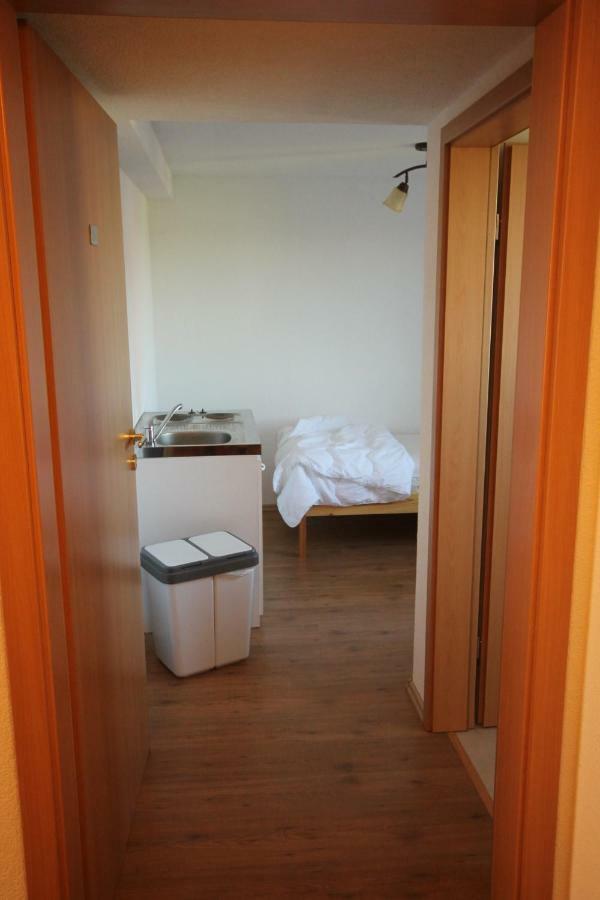 Biberach-Riss-Zimmer-Frei, Einzel-Zimmer Bad Kueche Birkenhard Exterior foto