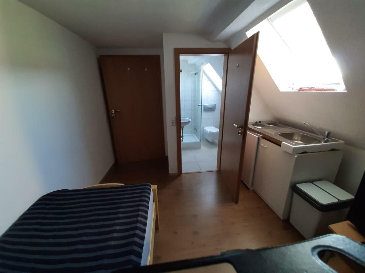 Biberach-Riss-Zimmer-Frei, Einzel-Zimmer Bad Kueche Birkenhard Exterior foto